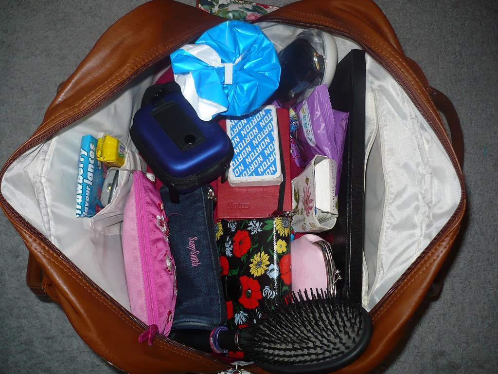 Importing Bags and Luggage from China to Saudi Arabia