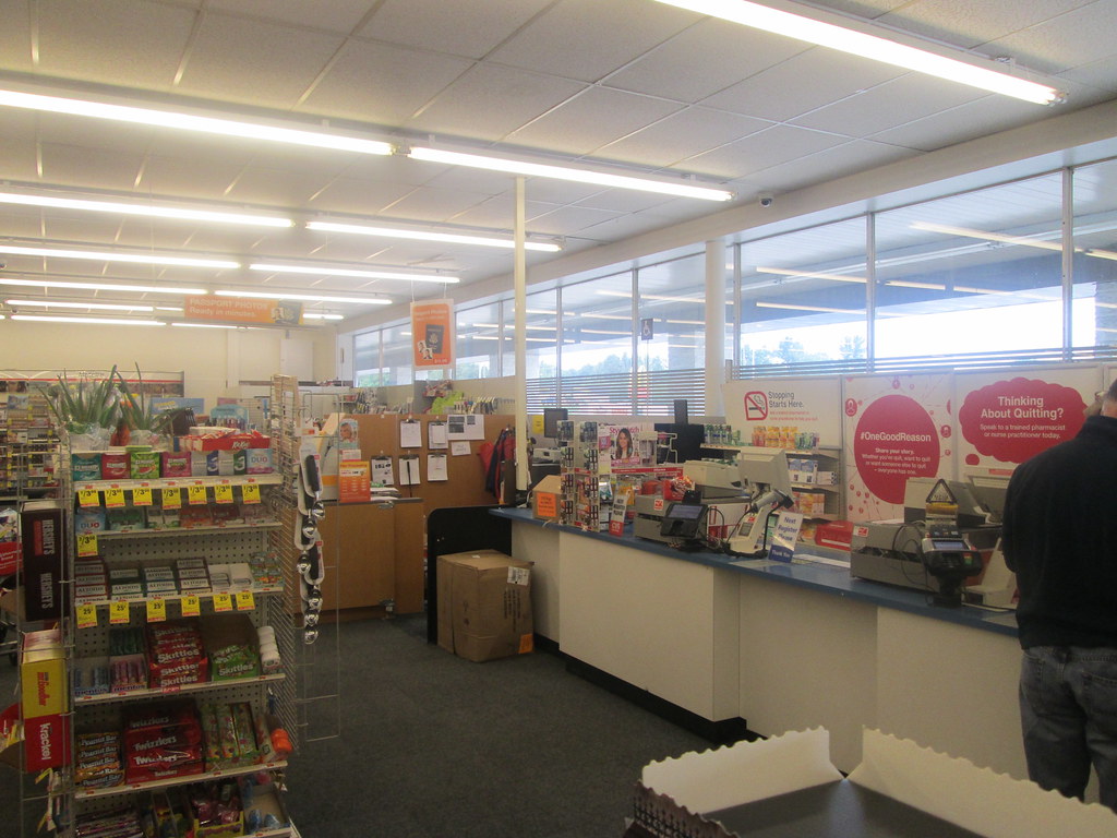 Importing Pharmacy Shelving and Fittings from China to Saudi Arabia