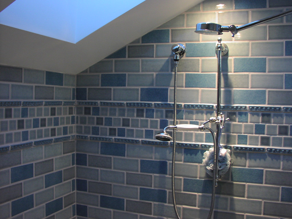 Importing Shower Enclosures and Bathtubs from China to Saudi Arabia